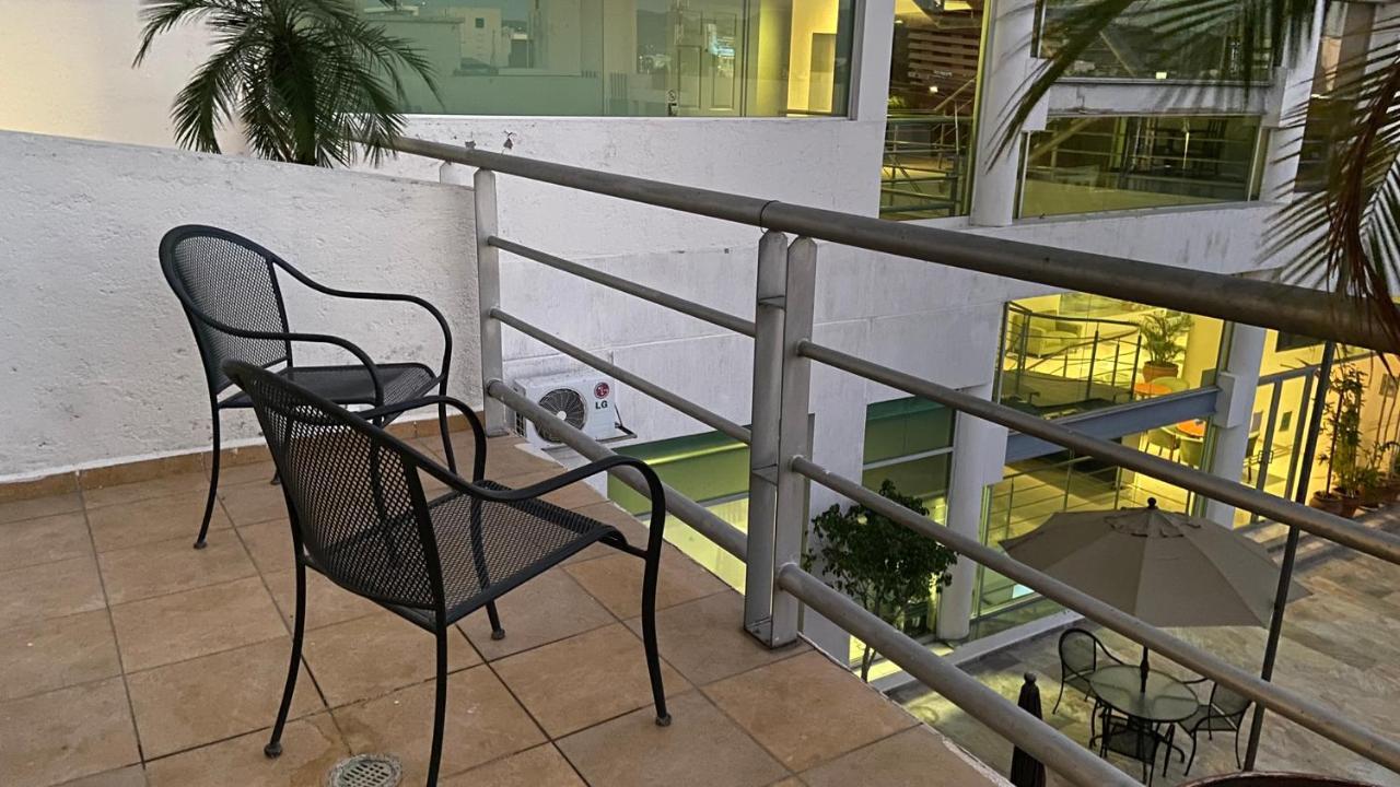 Hotel Enterprise Inn Poliforum León Esterno foto